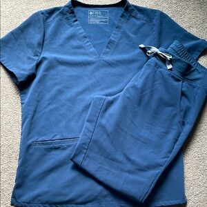 Figs Dark Harbor scrub set